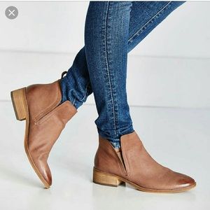 Dolce Vita Tessey Bootie